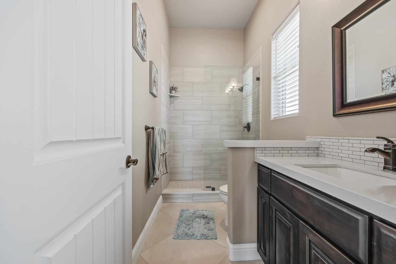 3775 N Indianola Ave, Sanger, CA 93657