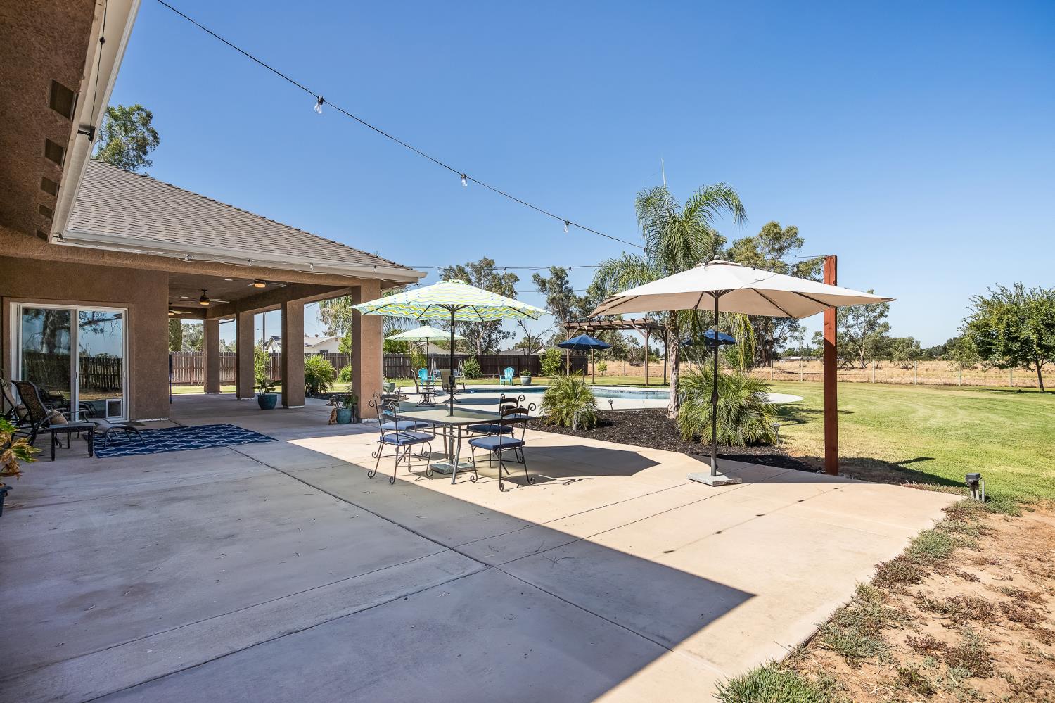 3775 N Indianola Ave, Sanger, CA 93657