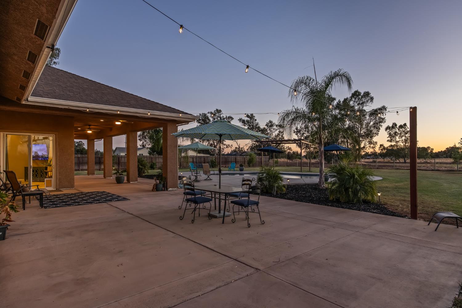 3775 N Indianola Ave, Sanger, CA 93657
