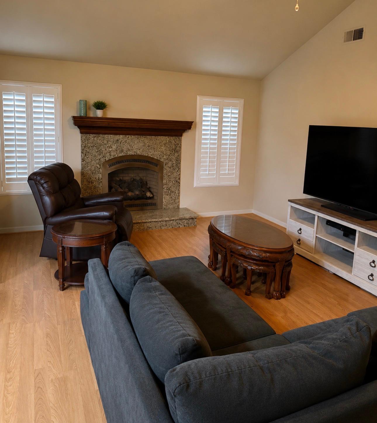 6313 N Gentry Ave, Fresno, CA 93711