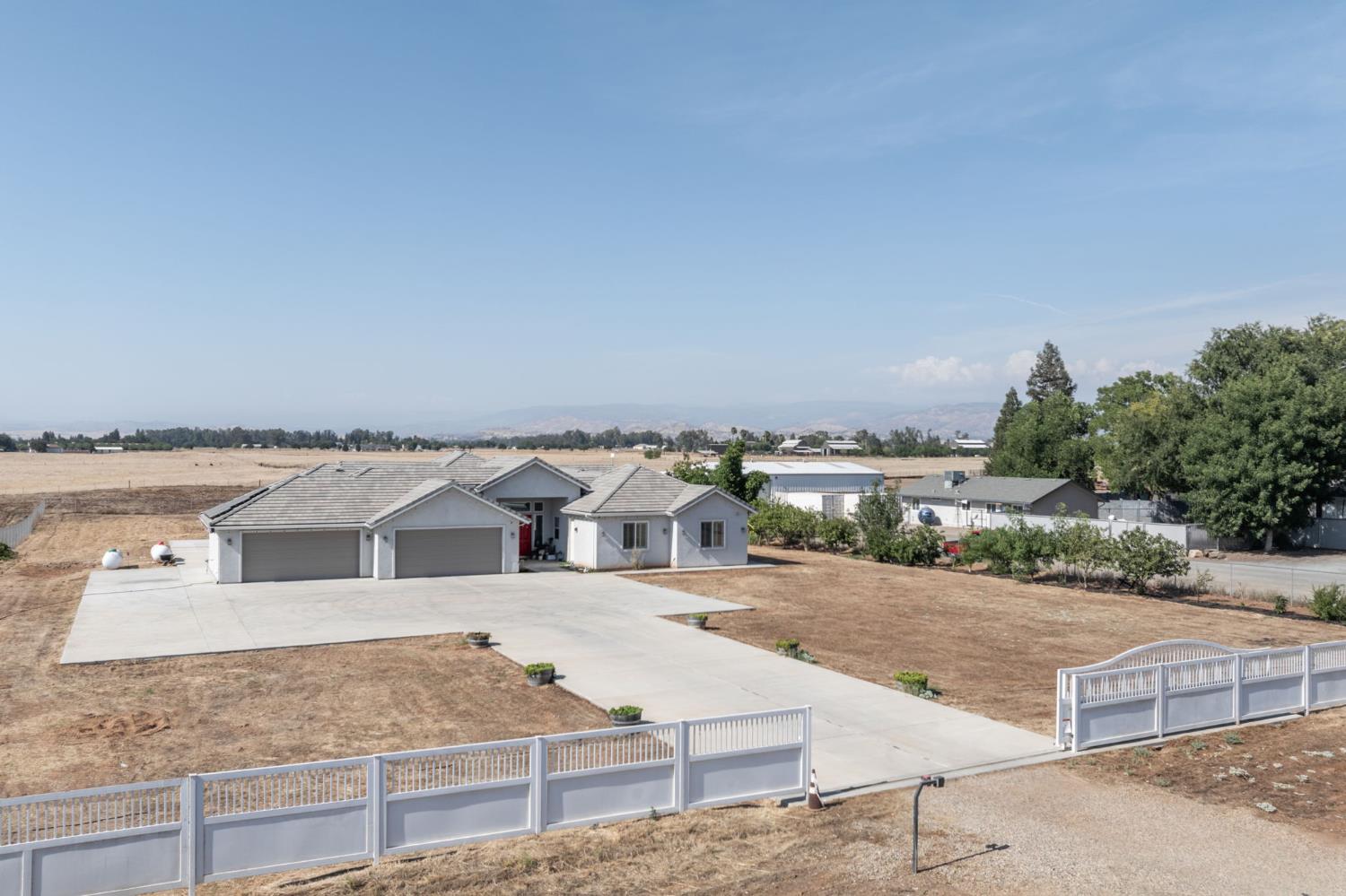 13212 E Shaw Ave, Sanger, CA 93657