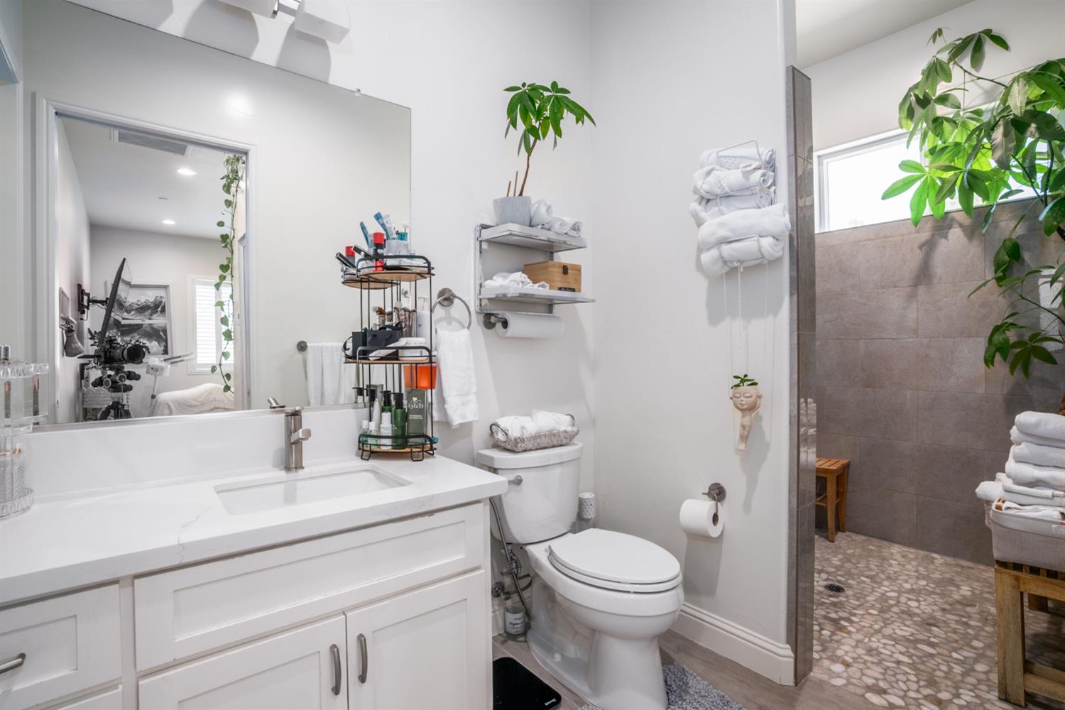 13212 E Shaw Ave, Sanger, CA 93657