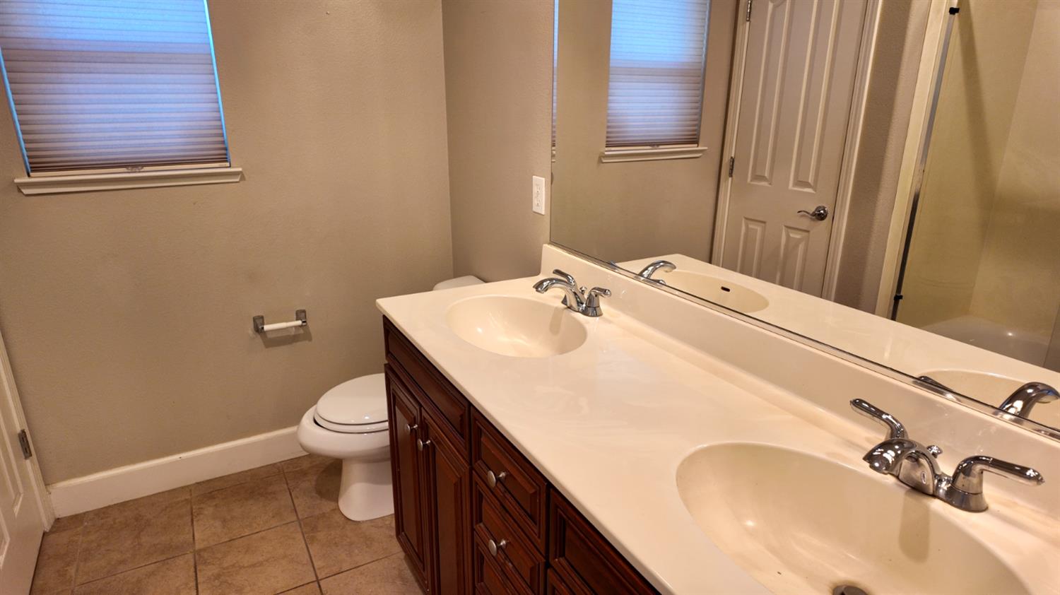 2297 S Adrian Ave, Fresno, CA 93727