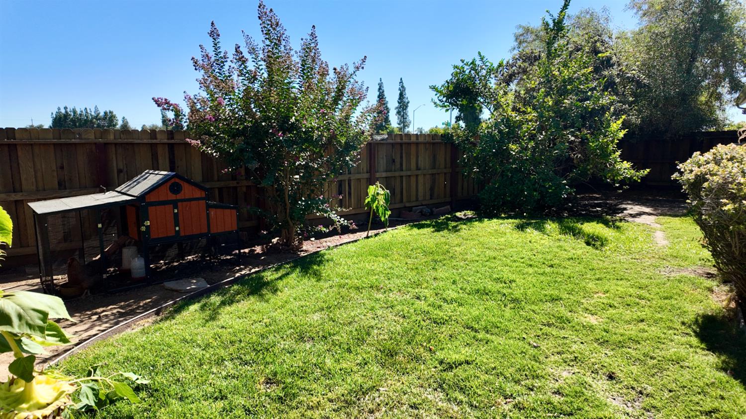 2297 S Adrian Ave, Fresno, CA 93727