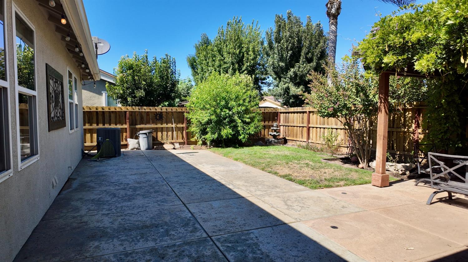 2297 S Adrian Ave, Fresno, CA 93727