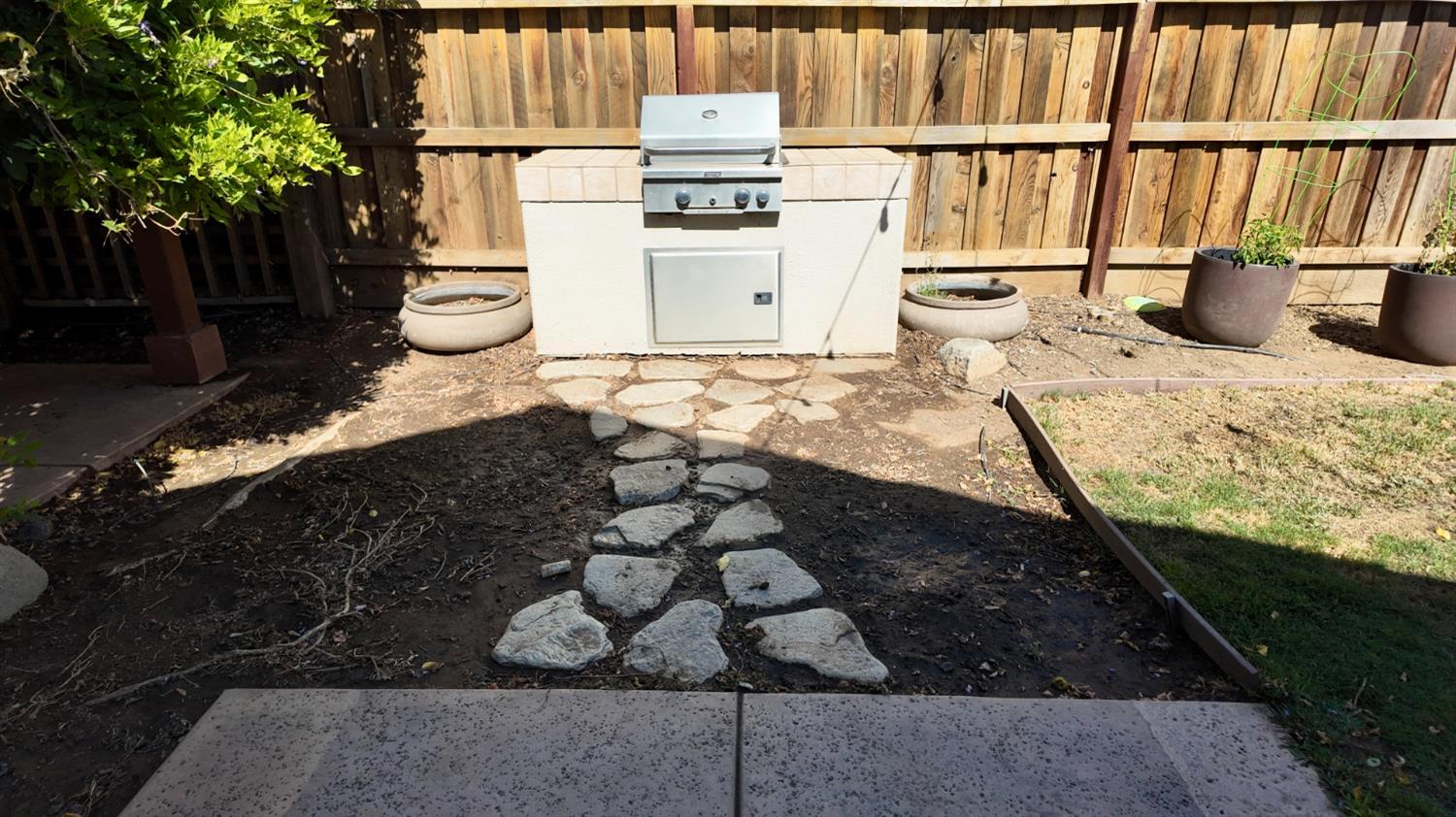 2297 S Adrian Ave, Fresno, CA 93727