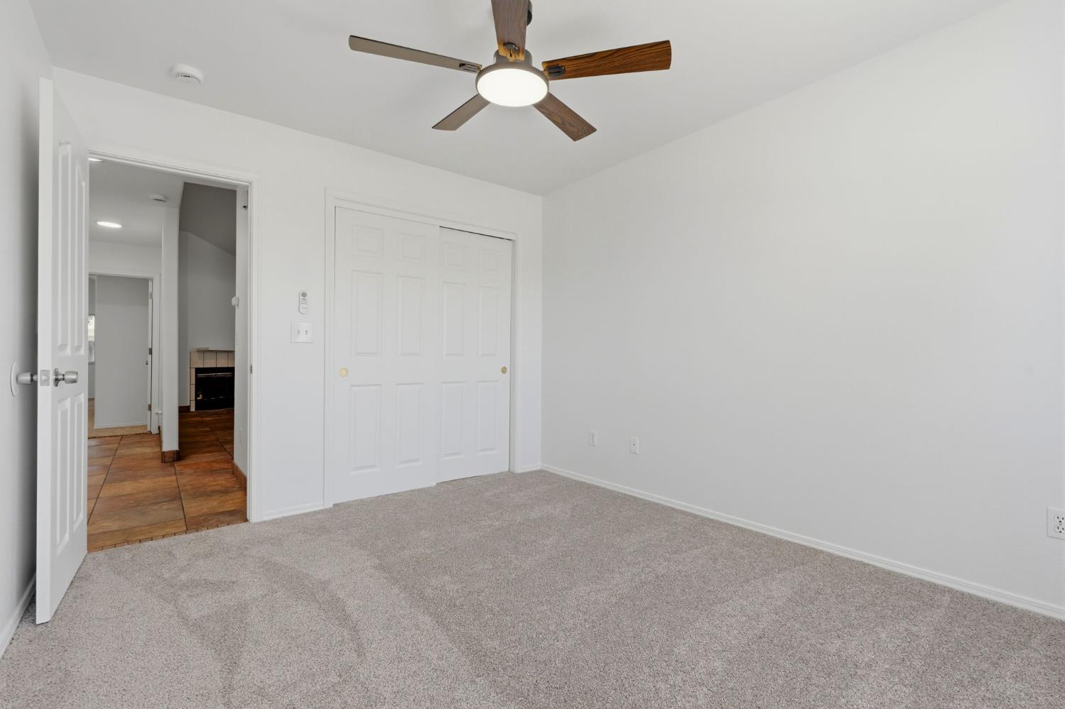 942 Boxwood Ln, Lemoore, CA 93245