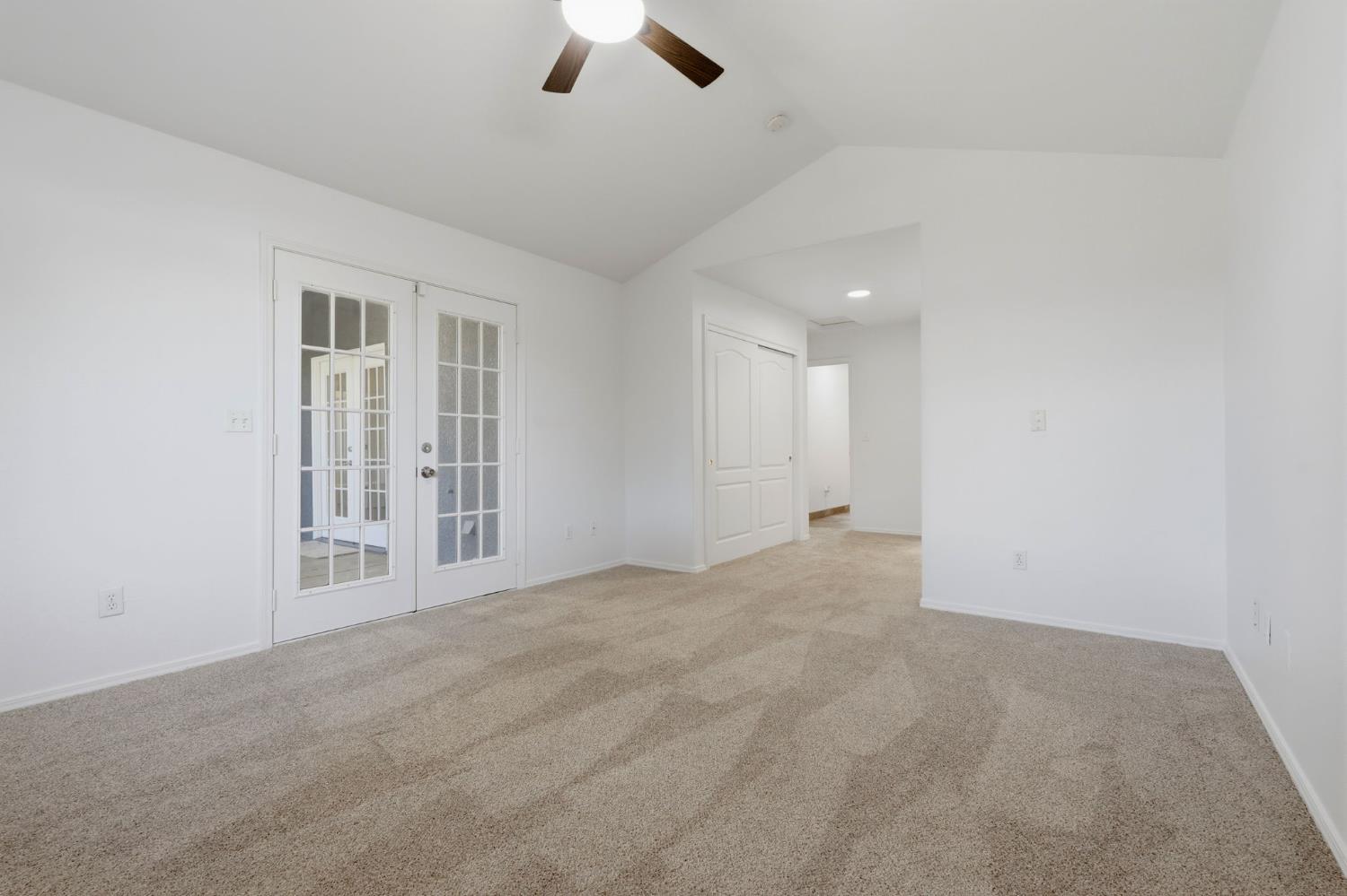 942 Boxwood Ln, Lemoore, CA 93245