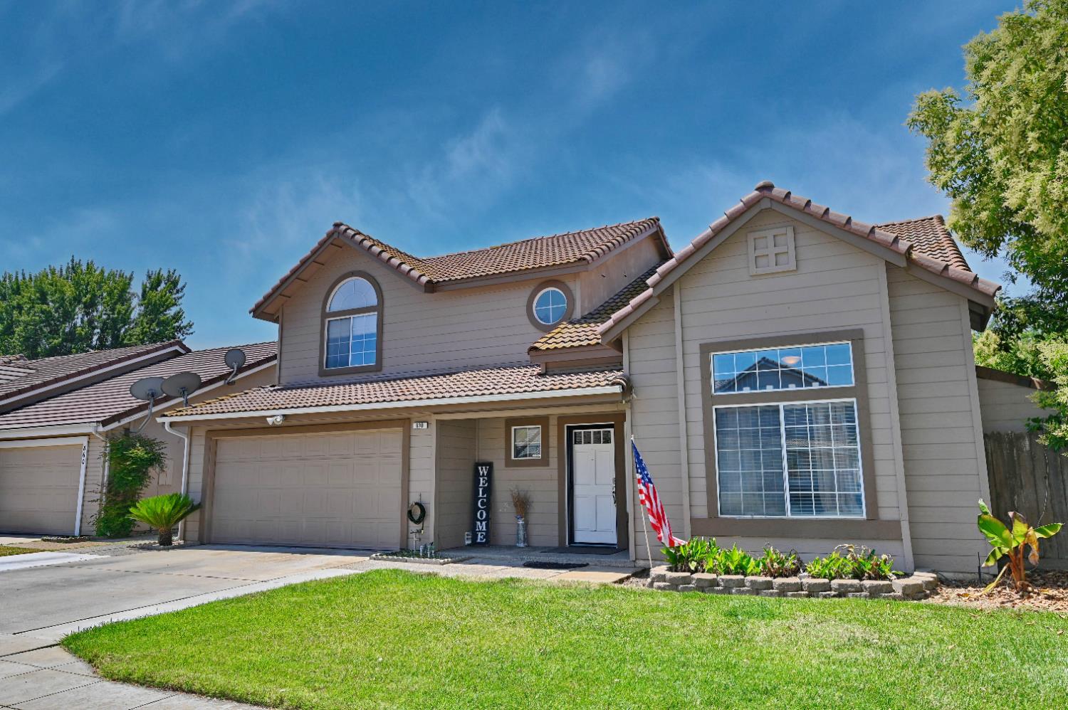 870 N Bush Ave, Clovis, CA 93611