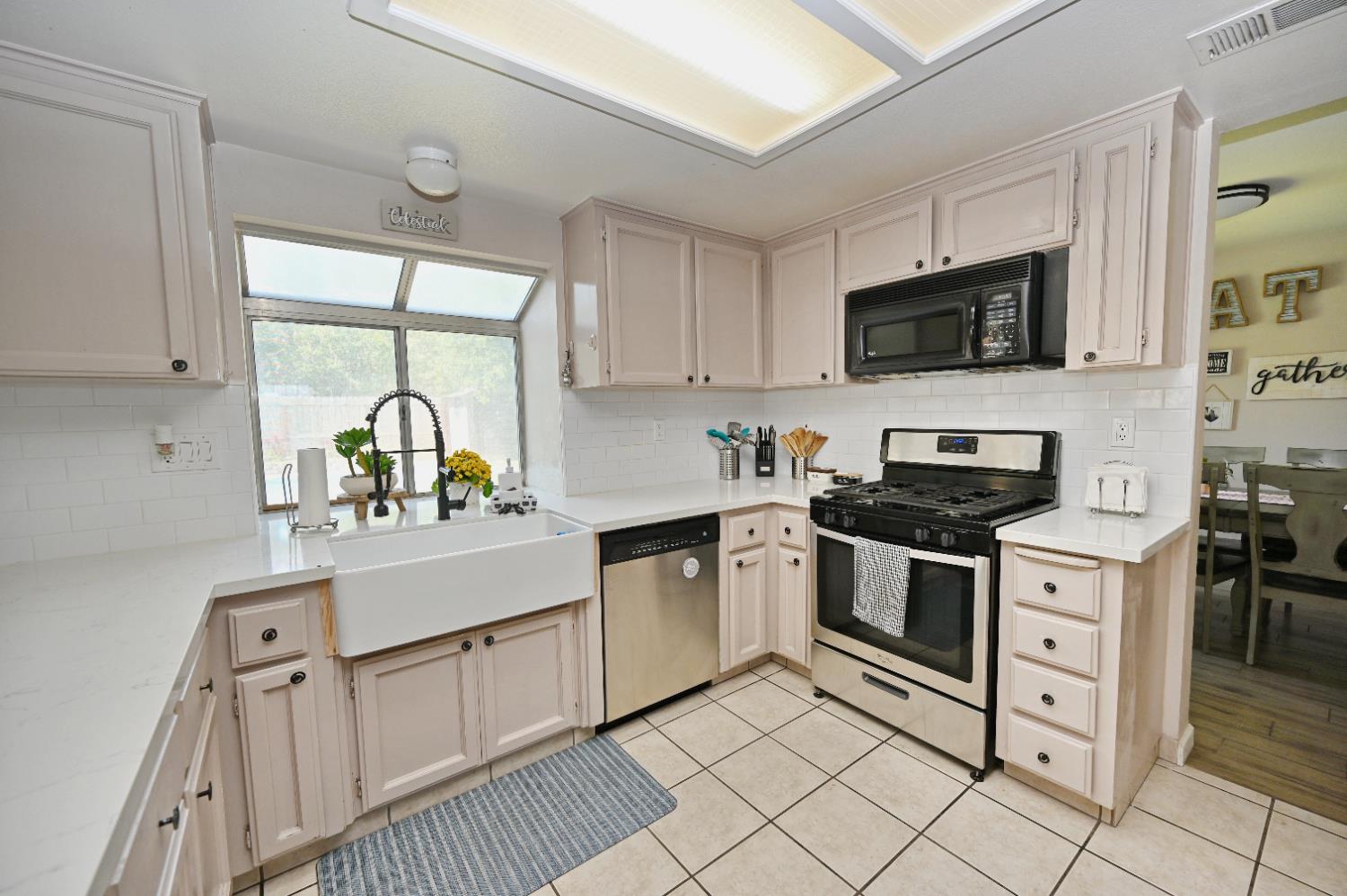 870 N Bush Ave, Clovis, CA 93611