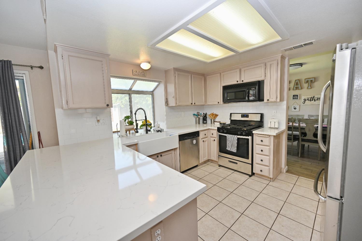 870 N Bush Ave, Clovis, CA 93611