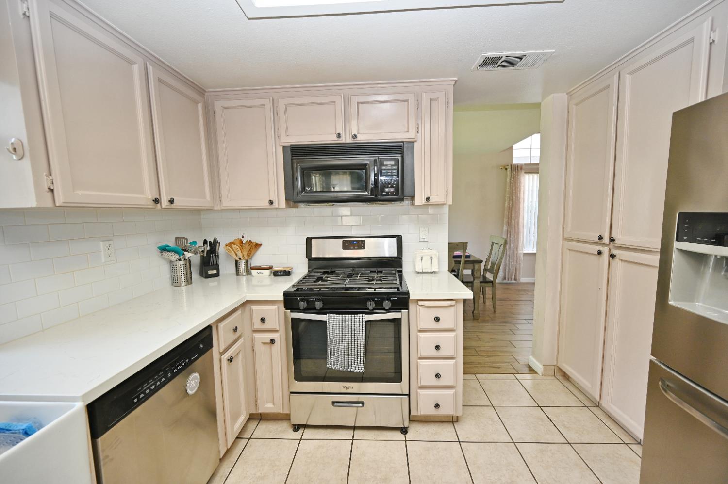 870 N Bush Ave, Clovis, CA 93611