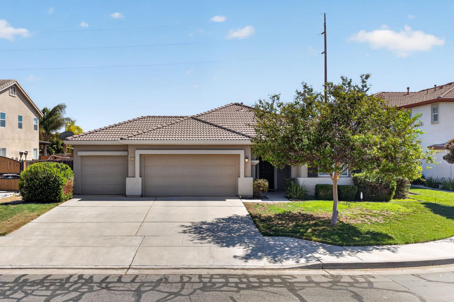 953 Chianti Cir, Coalinga, CA 93210