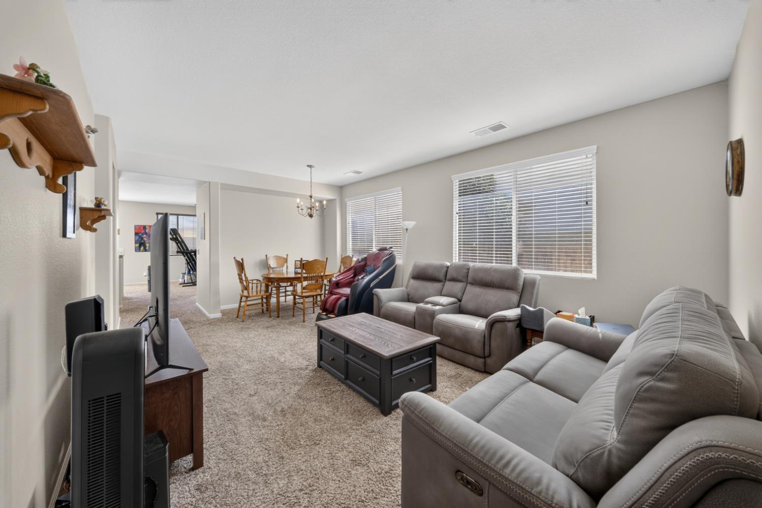 953 Chianti Cir, Coalinga, CA 93210