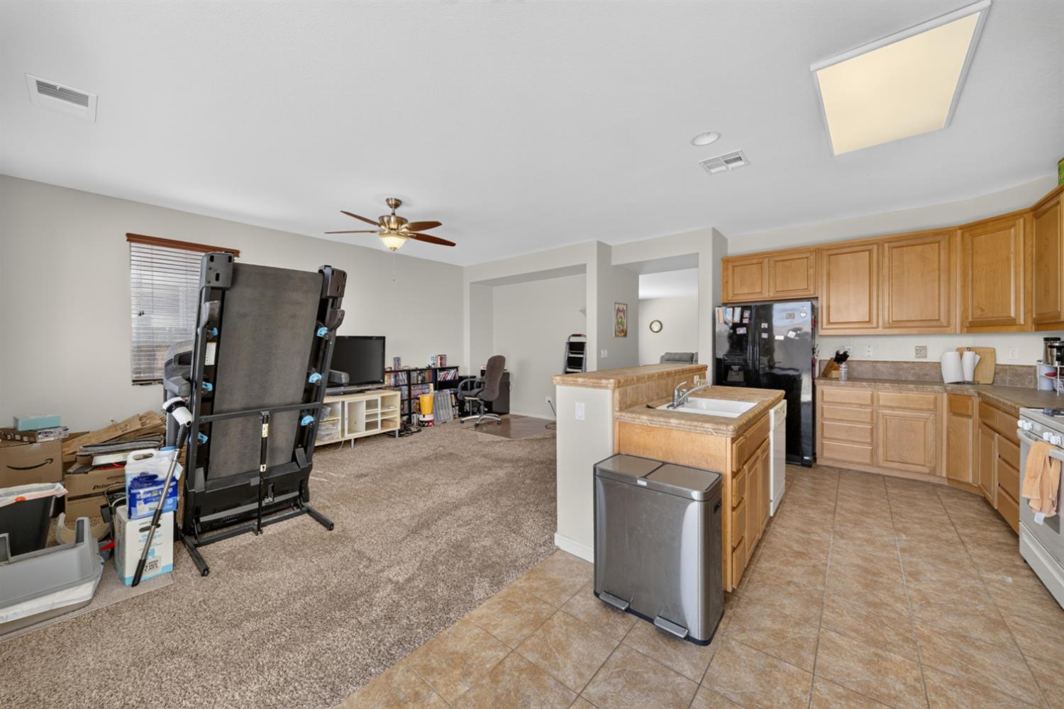 953 Chianti Cir, Coalinga, CA 93210