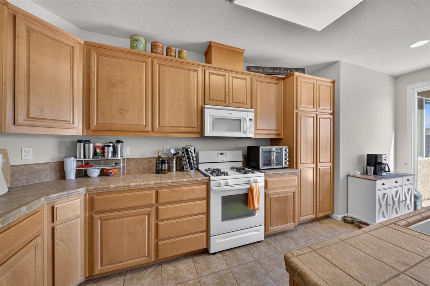 953 Chianti Cir, Coalinga, CA 93210