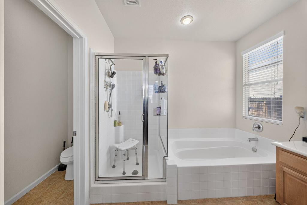 953 Chianti Cir, Coalinga, CA 93210