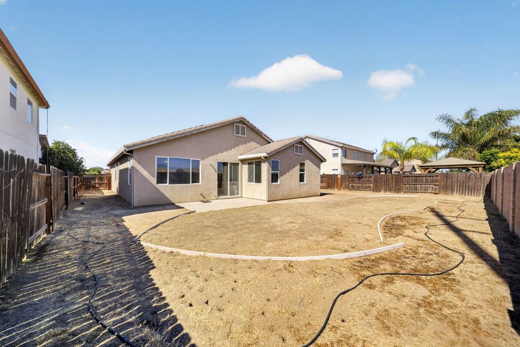 953 Chianti Cir, Coalinga, CA 93210