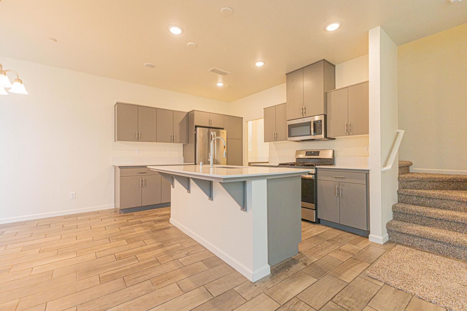 3707 Graystoke Way, Clovis, CA 93619