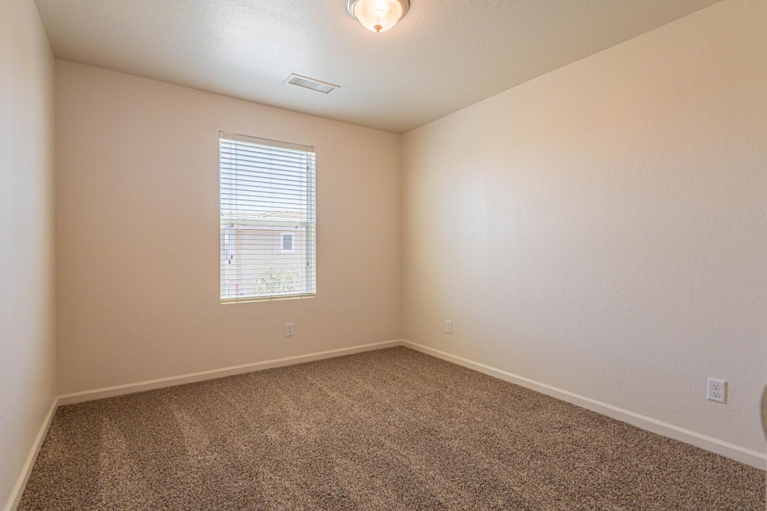 3707 Graystoke Way, Clovis, CA 93619