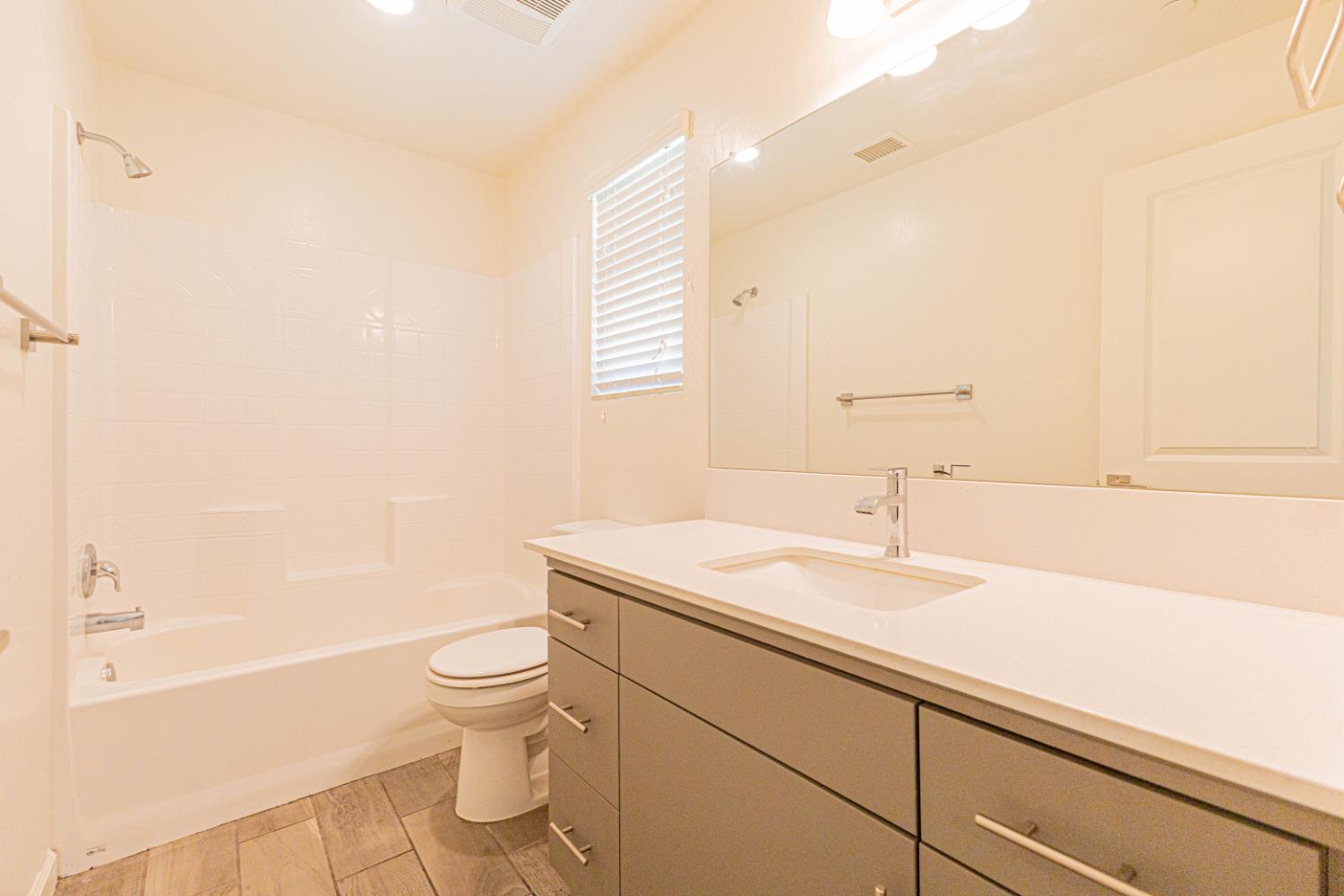 3707 Graystoke Way, Clovis, CA 93619