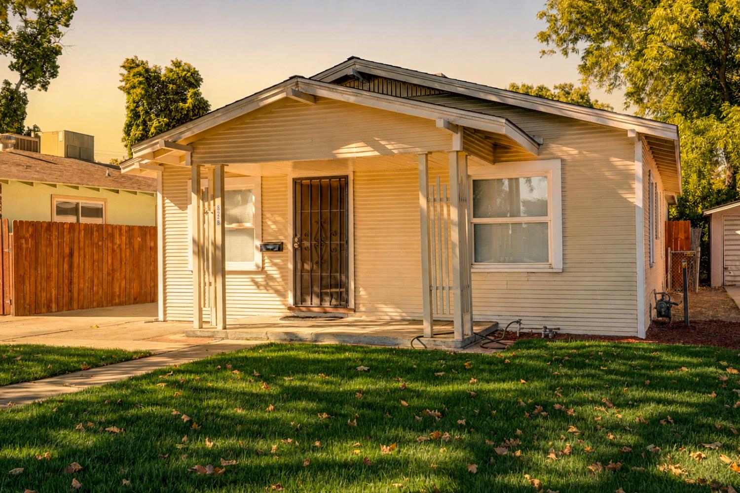 828 W 23rd St, Merced, CA 95340