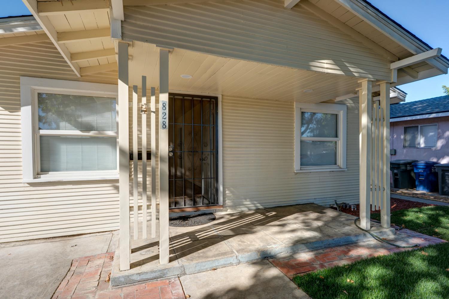 828 W 23rd St, Merced, CA 95340
