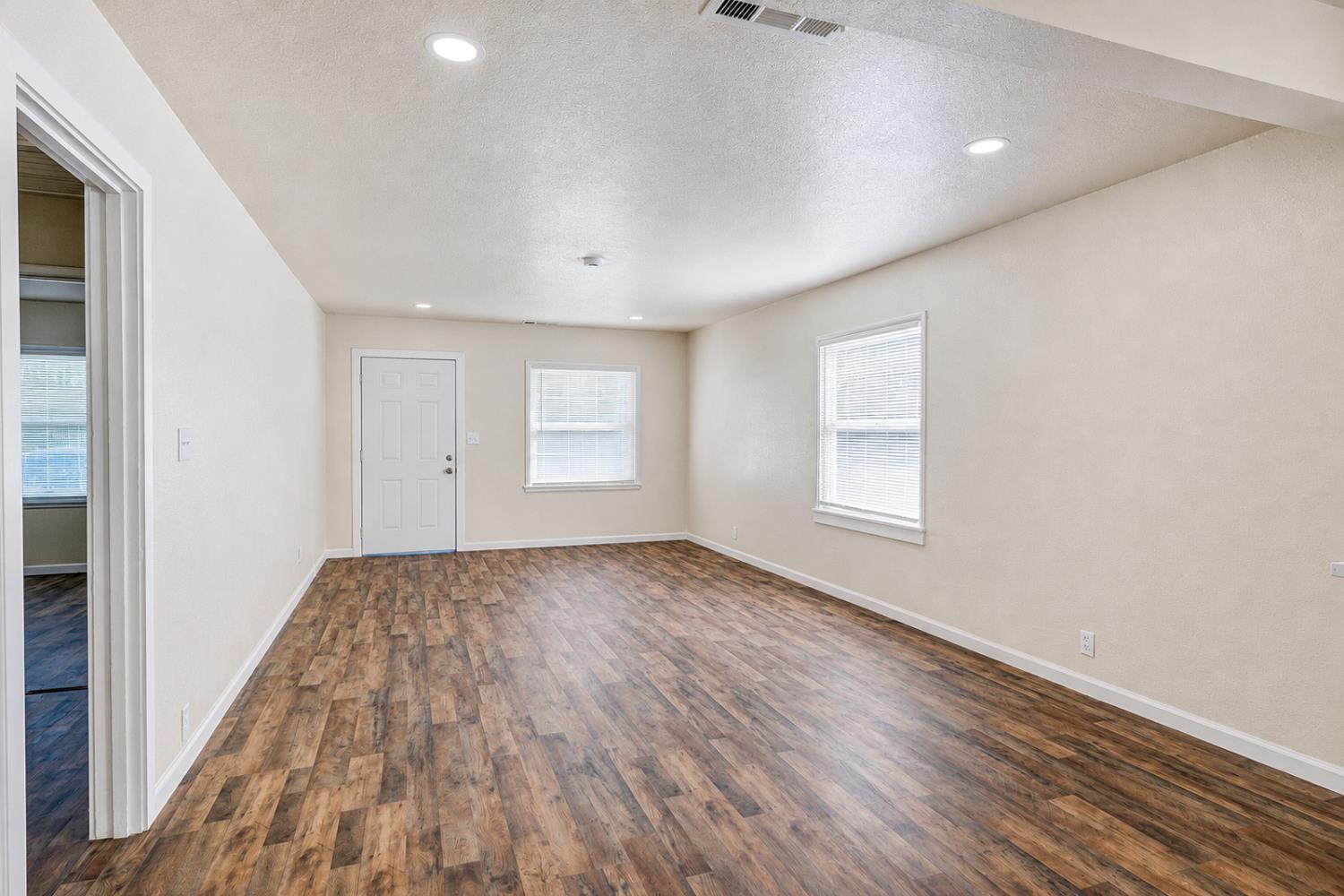 828 W 23rd St, Merced, CA 95340