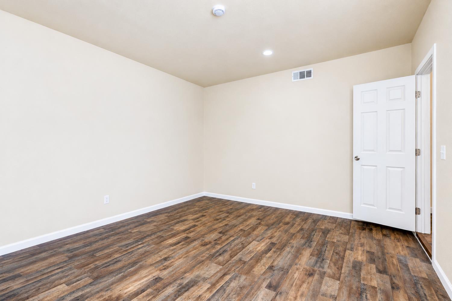 828 W 23rd St, Merced, CA 95340