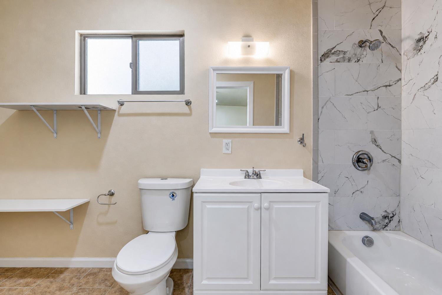 828 W 23rd St, Merced, CA 95340