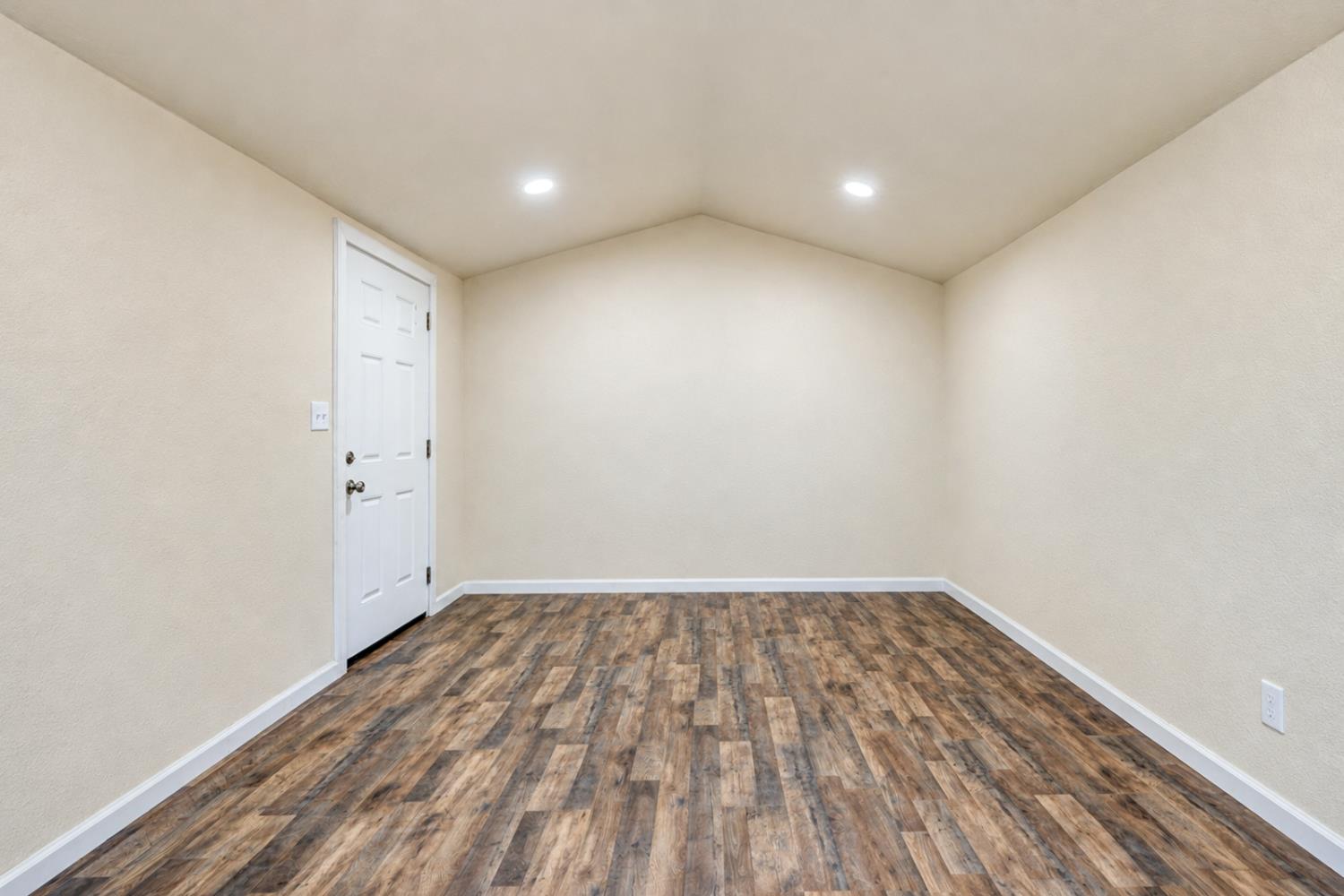 828 W 23rd St, Merced, CA 95340