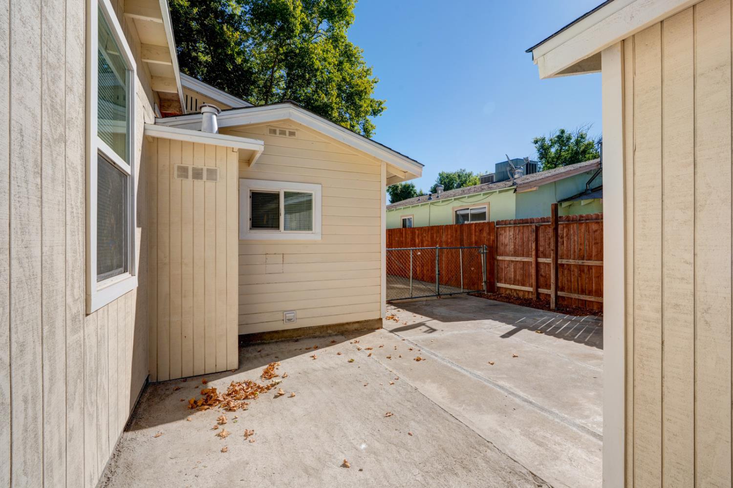 828 W 23rd St, Merced, CA 95340