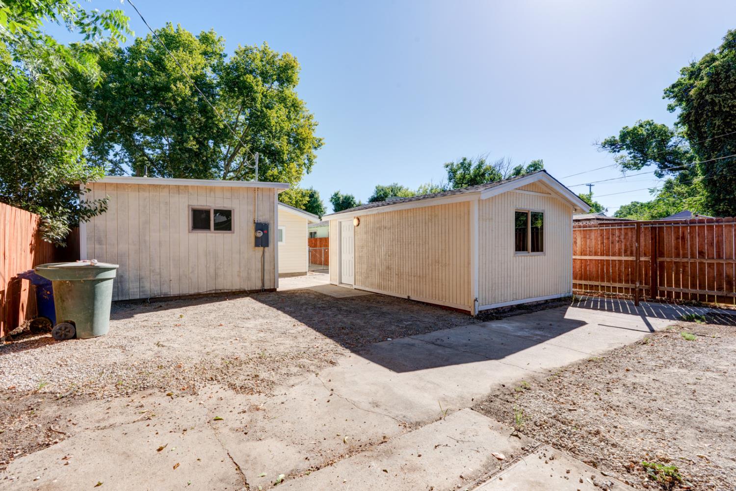 828 W 23rd St, Merced, CA 95340