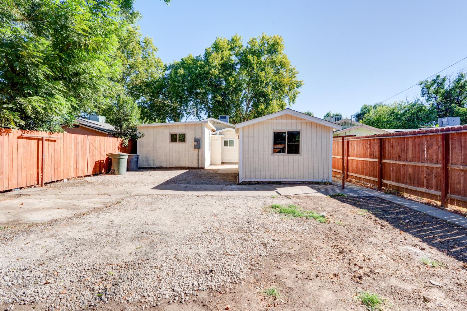 828 W 23rd St, Merced, CA 95340