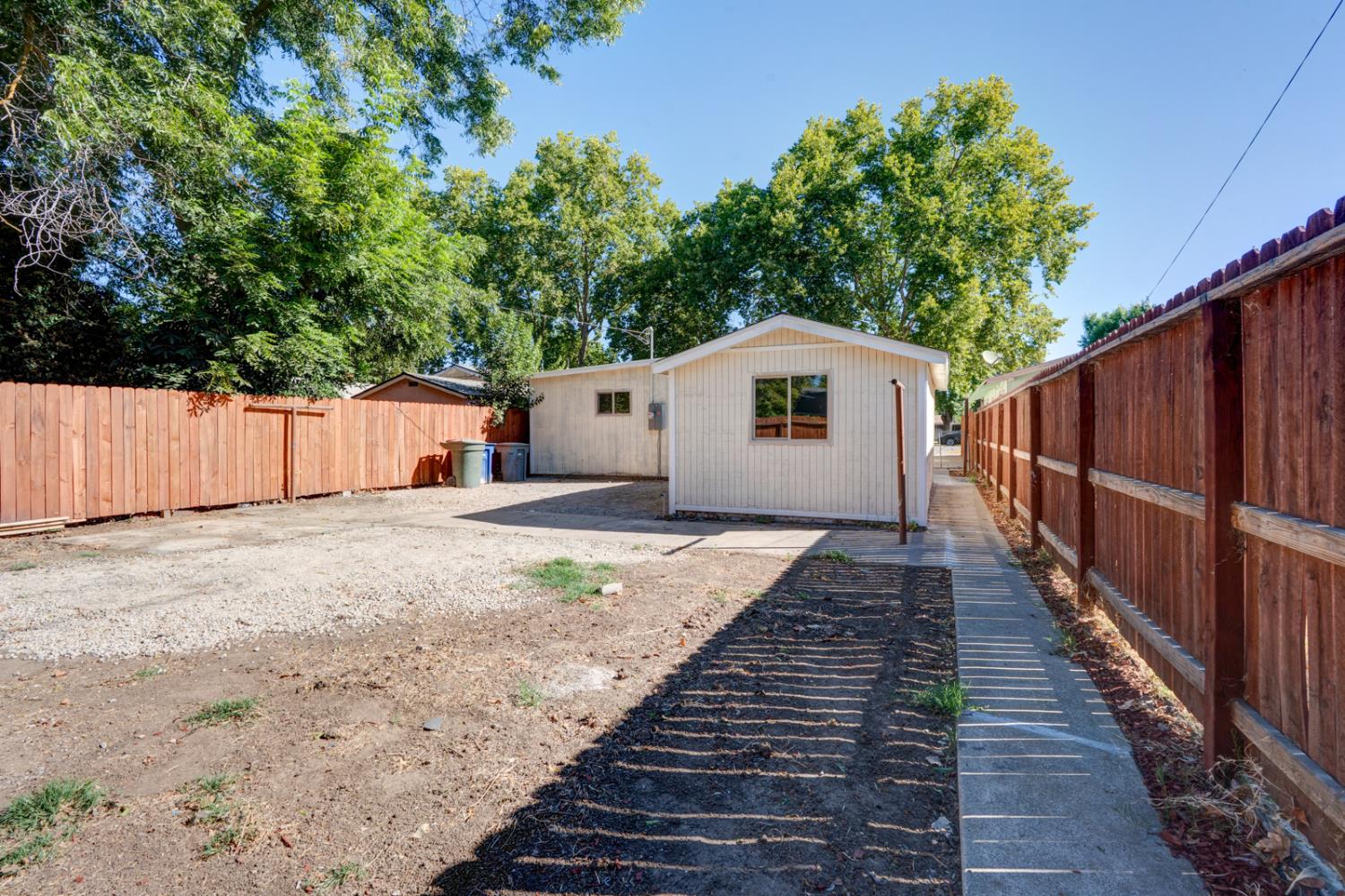 828 W 23rd St, Merced, CA 95340