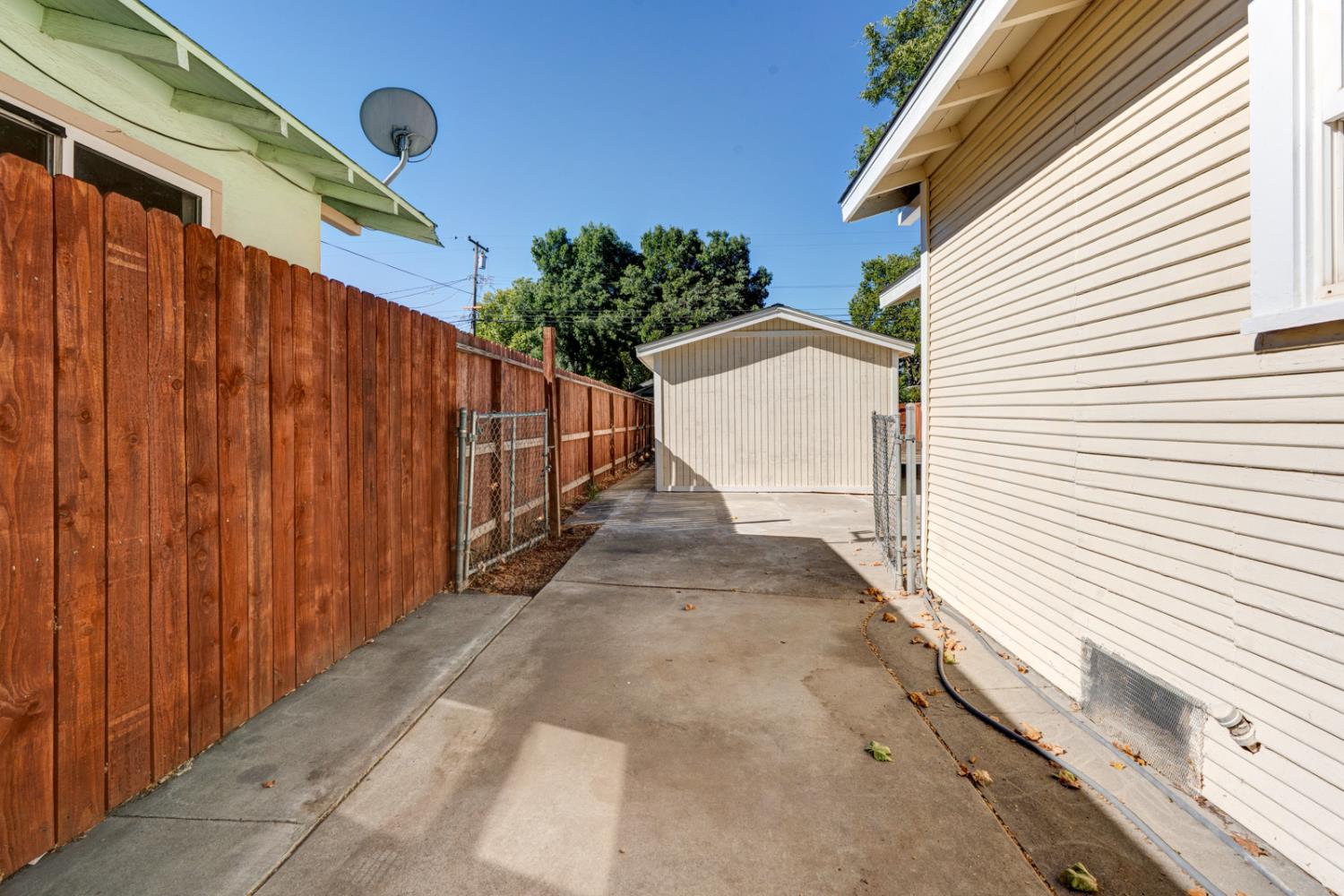 828 W 23rd St, Merced, CA 95340