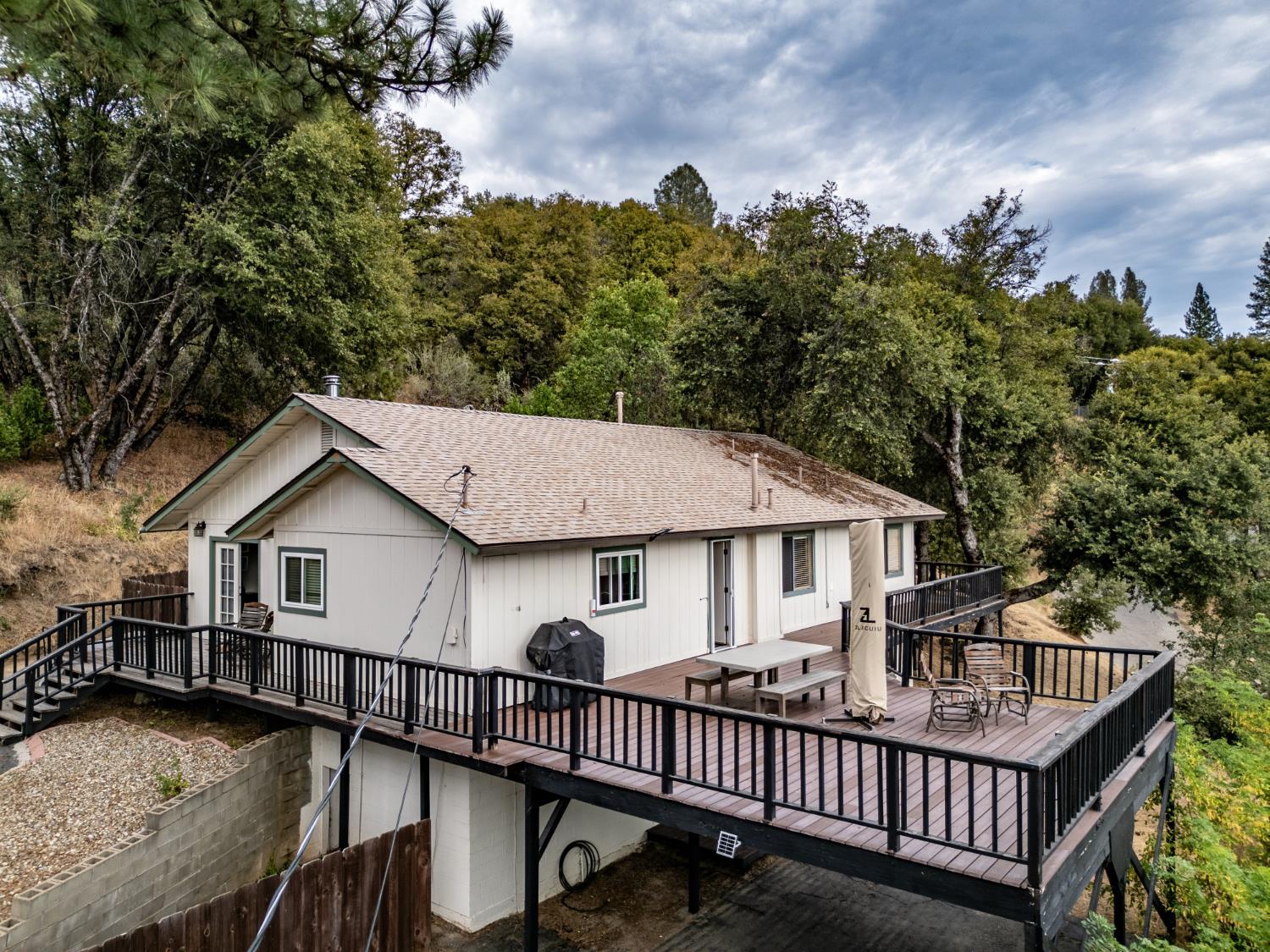 51591 Ponderosa Way, Oakhurst, CA 93644