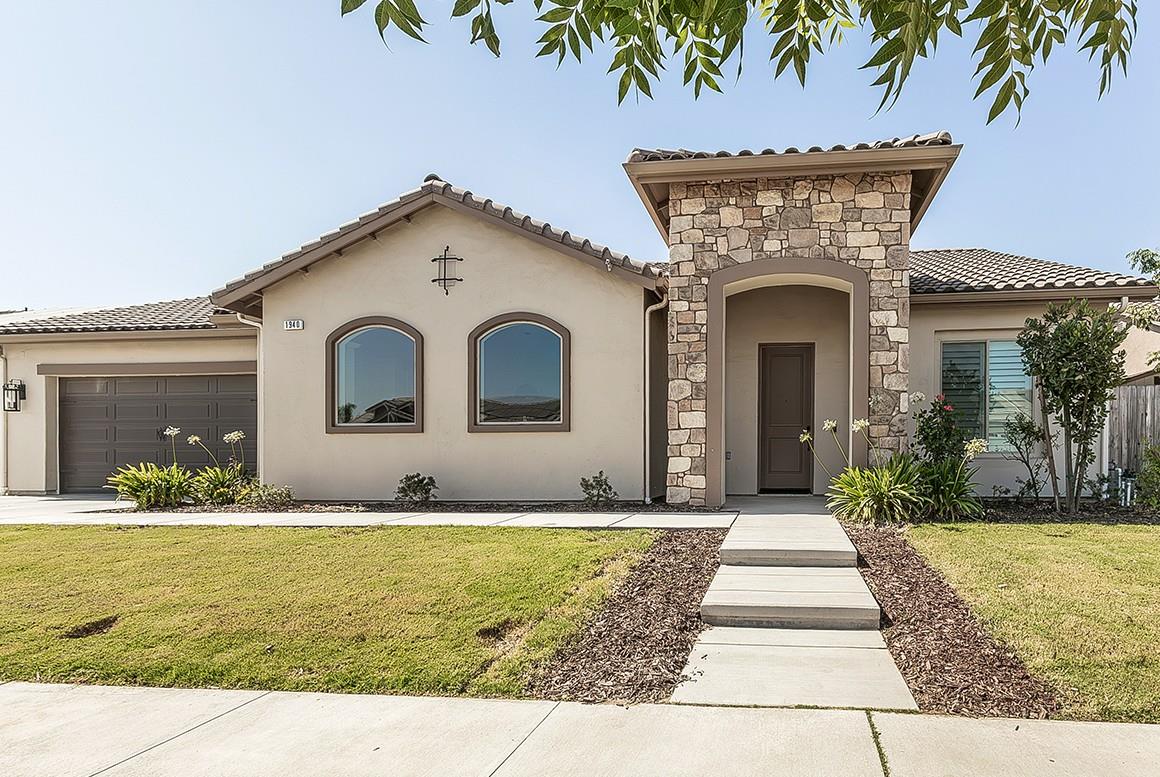 1940 Solig Ave, Kingsburg, CA 93631