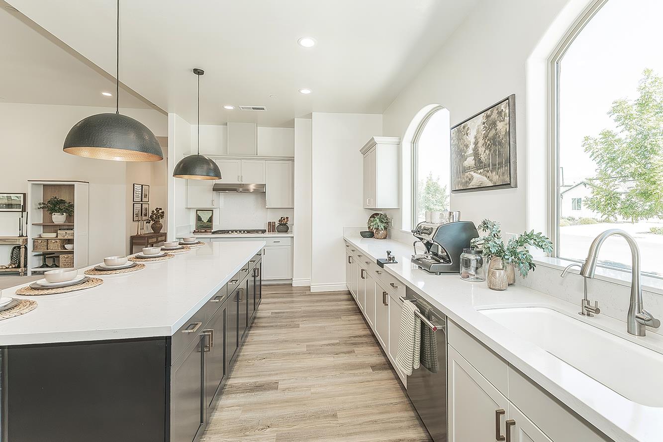 1940 Solig Ave, Kingsburg, CA 93631