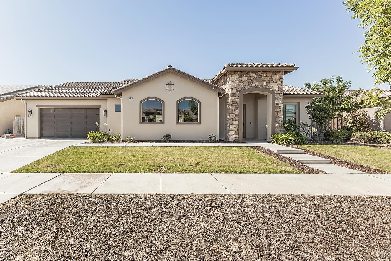 1940 Solig Ave, Kingsburg, CA 93631