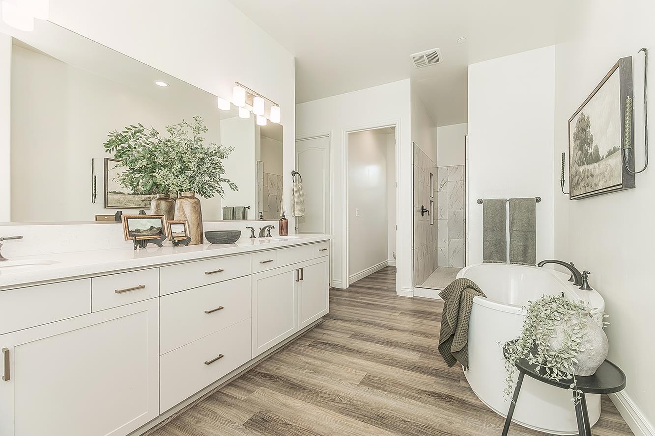 1940 Solig Ave, Kingsburg, CA 93631