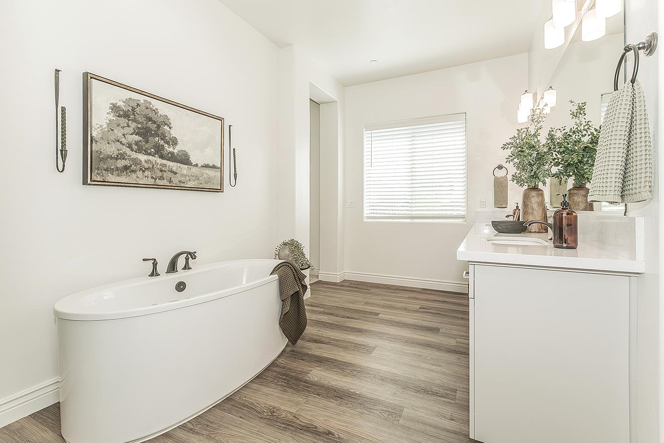 1940 Solig Ave, Kingsburg, CA 93631