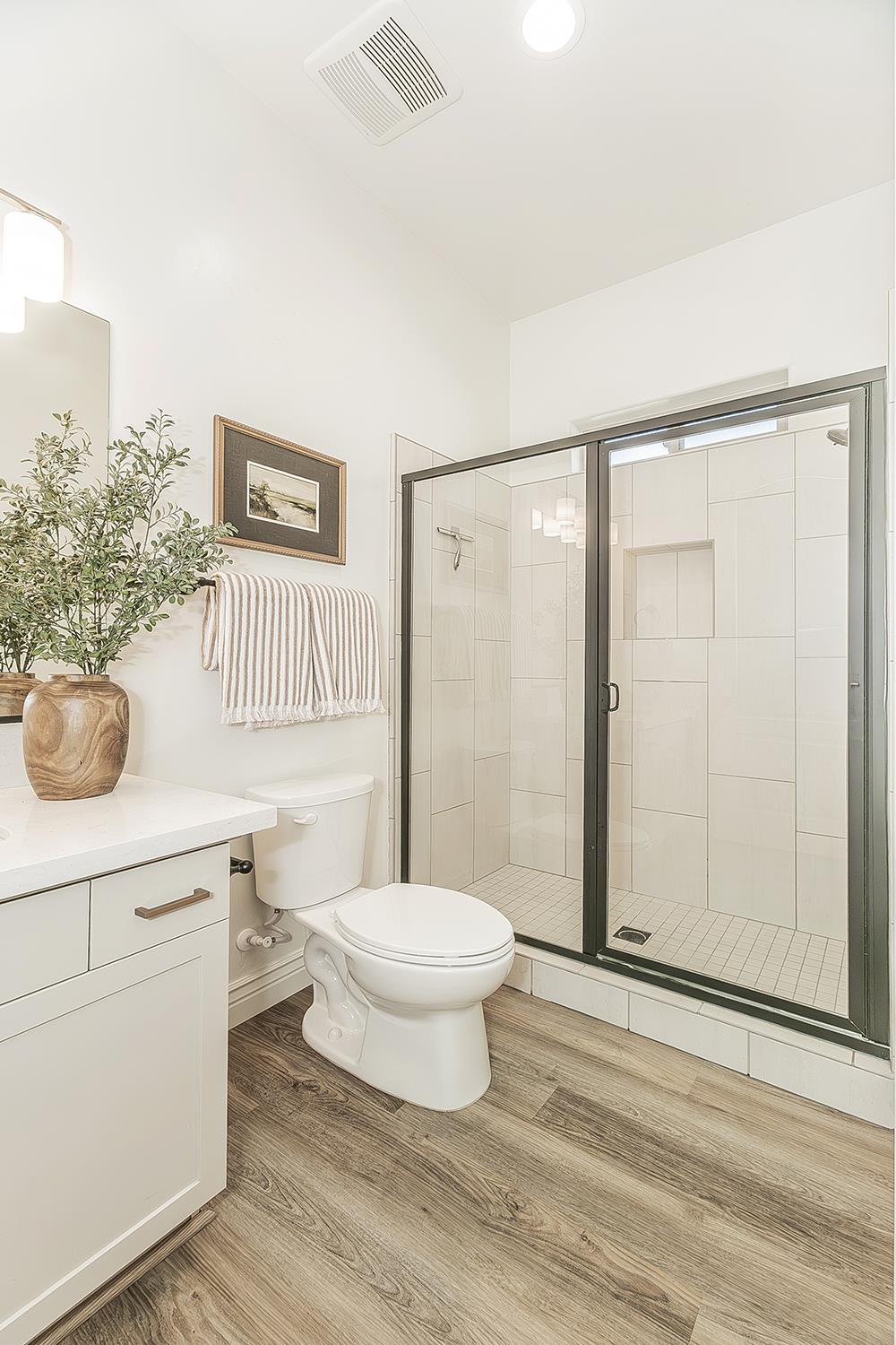 1940 Solig Ave, Kingsburg, CA 93631