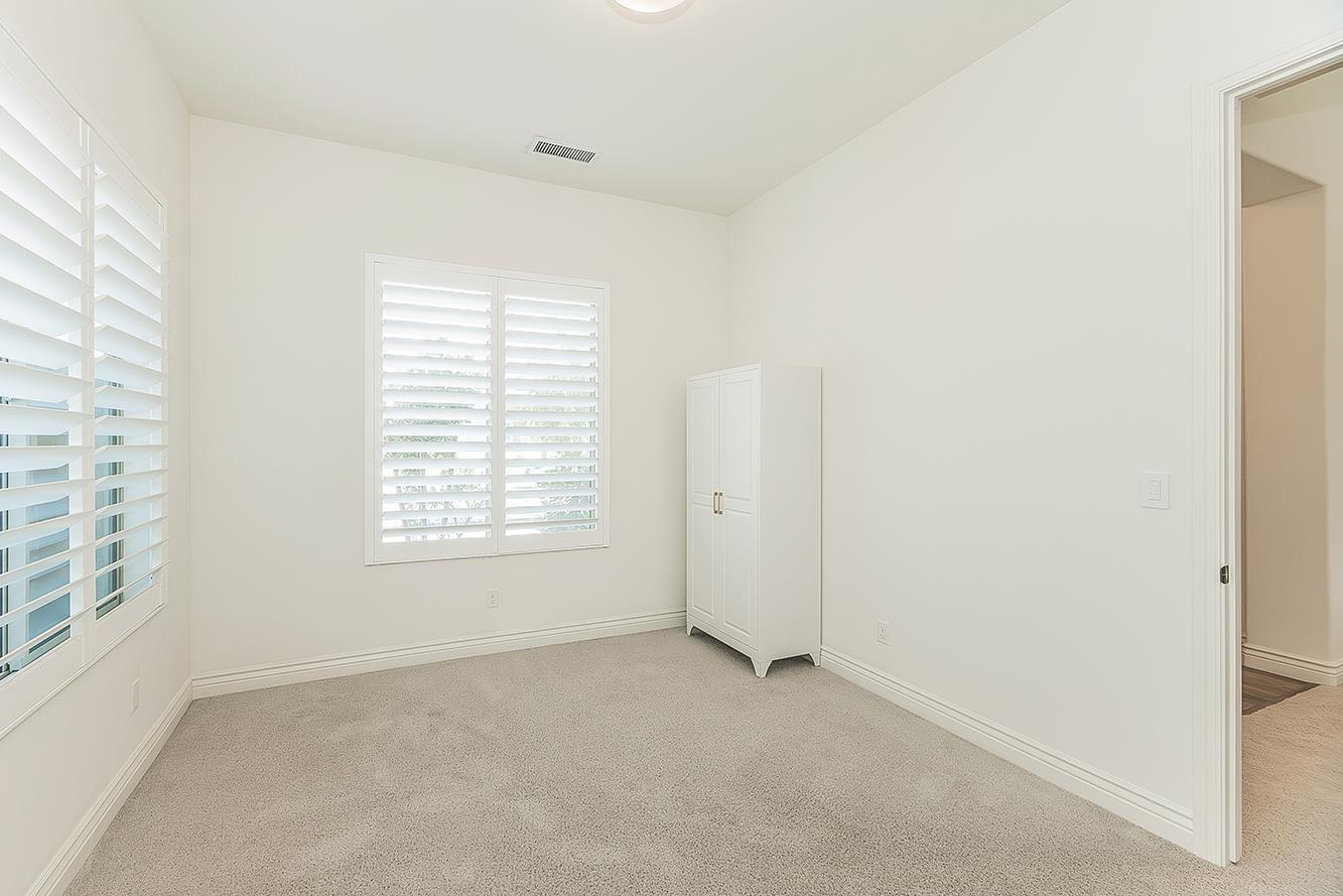 1940 Solig Ave, Kingsburg, CA 93631