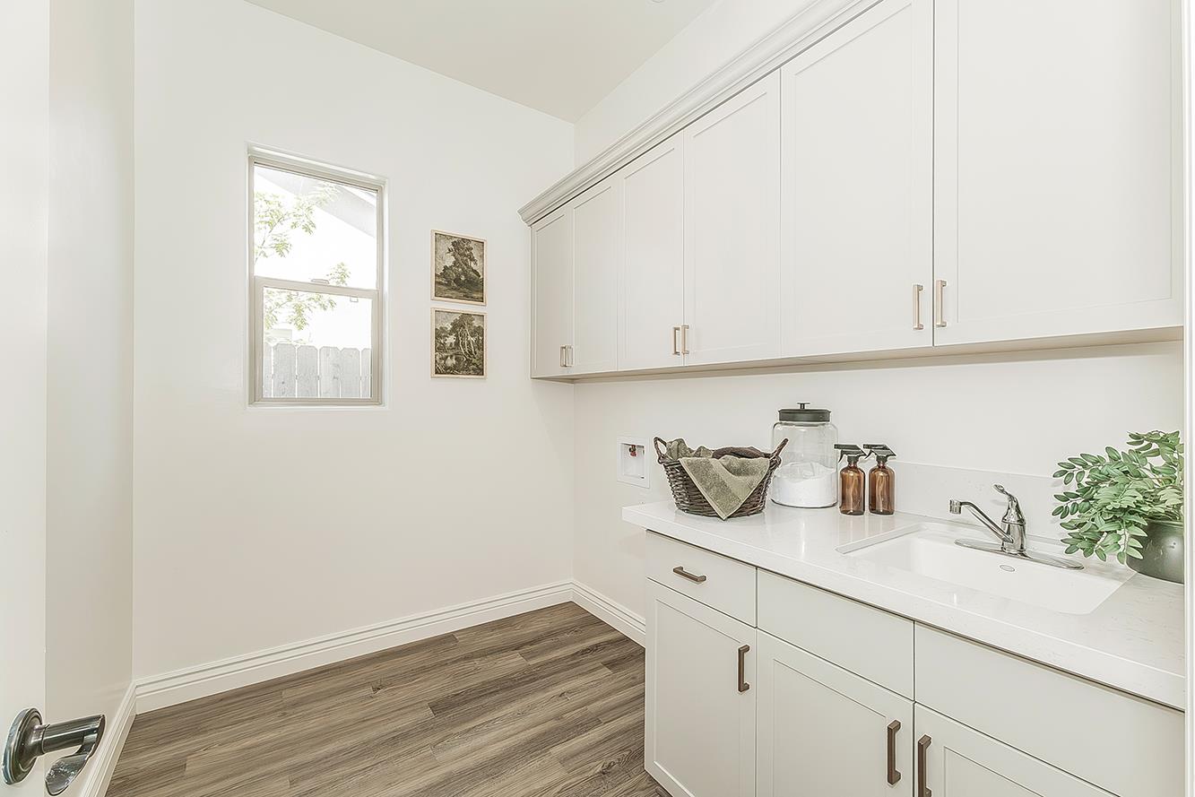 1940 Solig Ave, Kingsburg, CA 93631