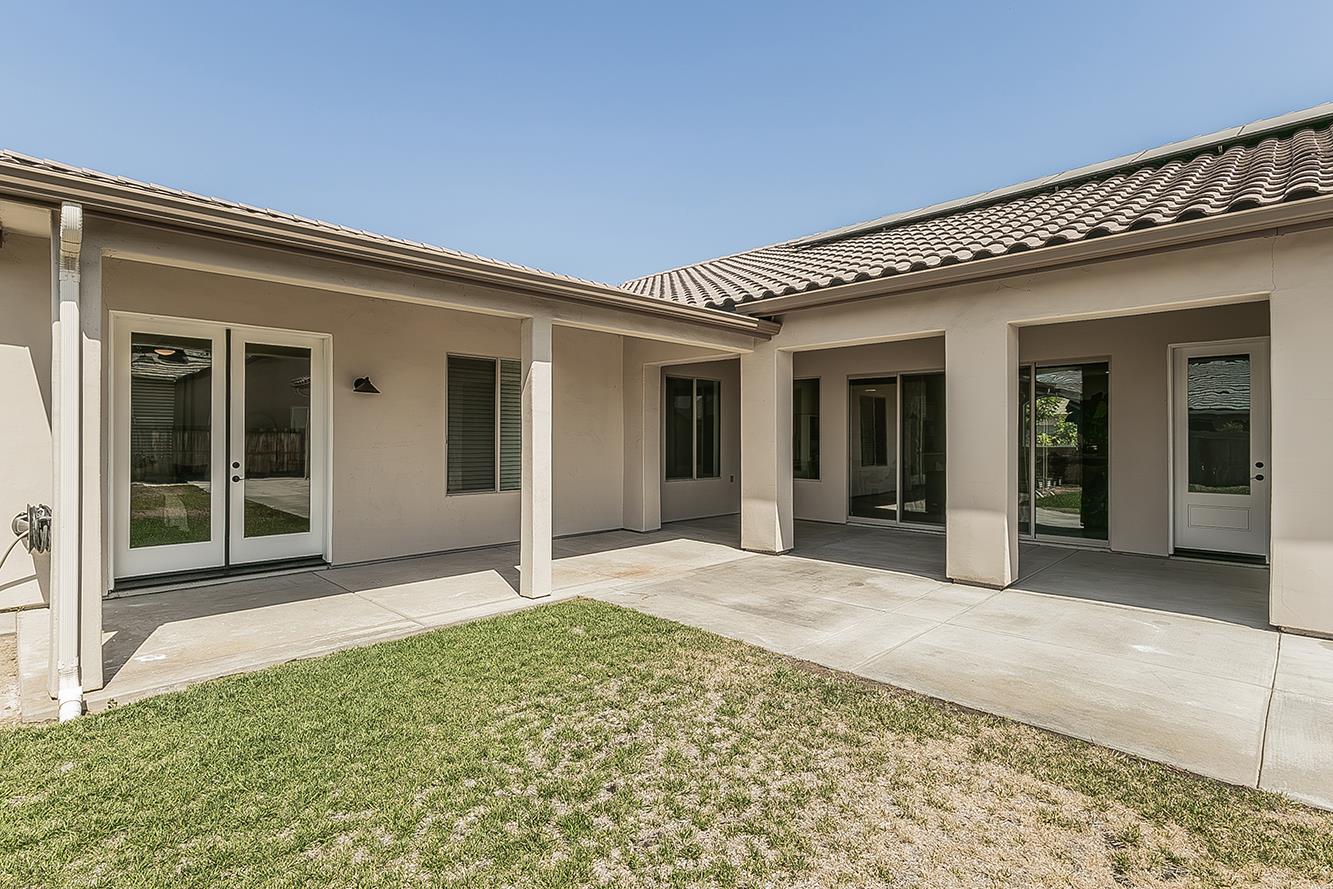 1940 Solig Ave, Kingsburg, CA 93631