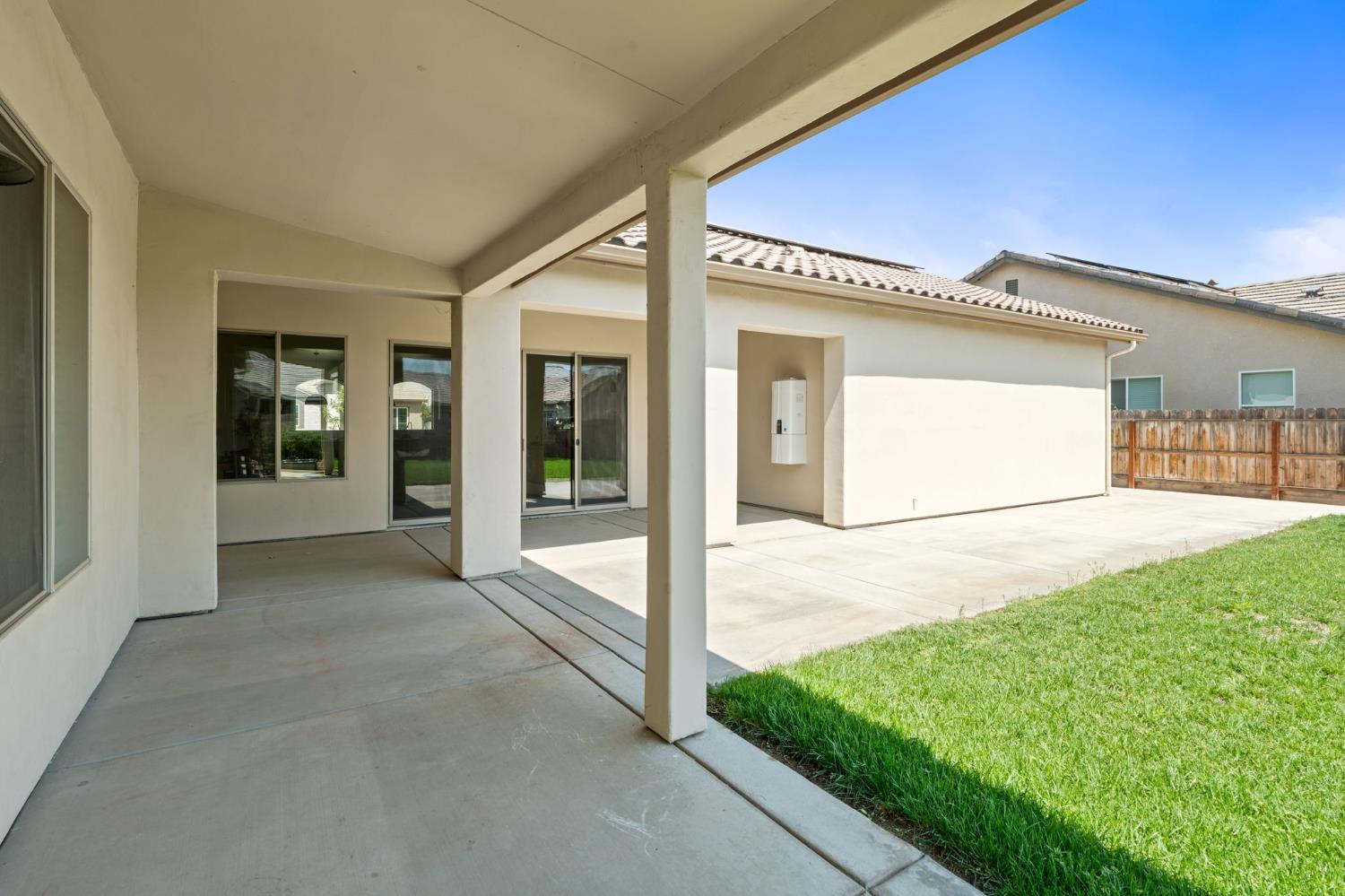 1940 Solig Ave, Kingsburg, CA 93631