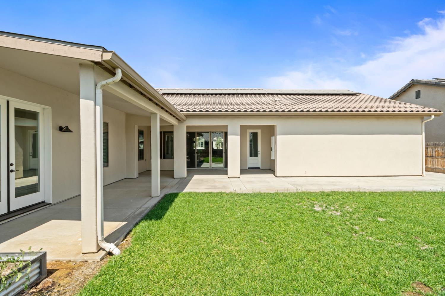1940 Solig Ave, Kingsburg, CA 93631