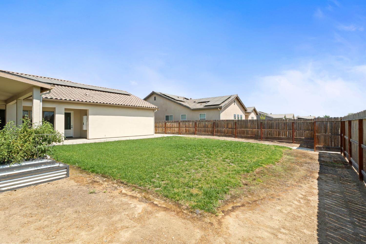 1940 Solig Ave, Kingsburg, CA 93631