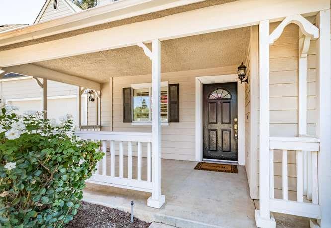 175 N Burgan Ave, Clovis, CA 93611